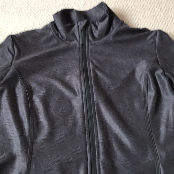 Mondetta yoga, running or just hanging out jacket - Picture 6 of 8